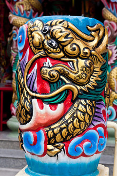 柱上金龍