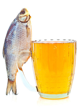 啤酒杯咸魚