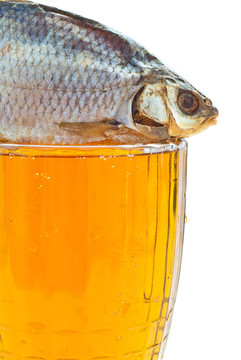 啤酒杯咸魚