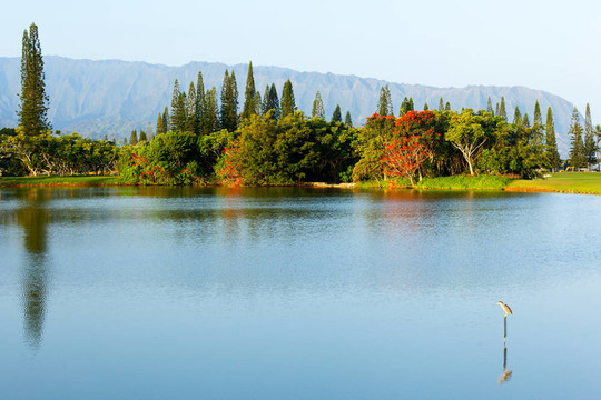 納巴山和湖