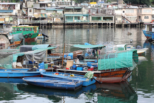 Lei Yu Mun的观点与许多香港渔船