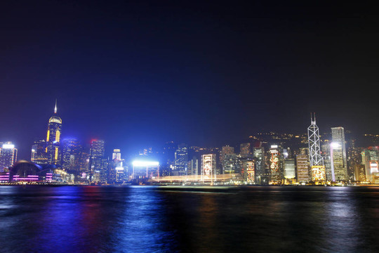 香港的夜景在維多利亞港