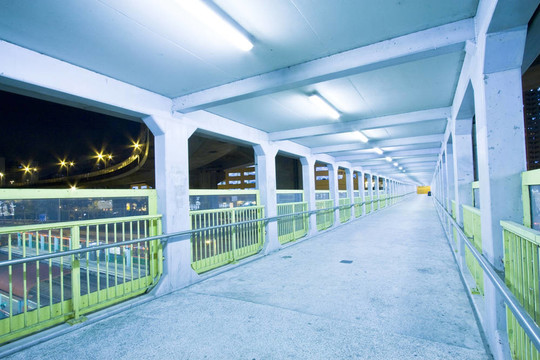 人行橋的夜晚