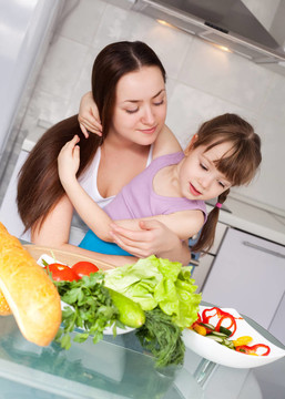 母女做飯