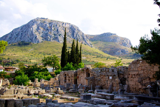 希腊阿波罗神庙考古发掘现场；科林斯。