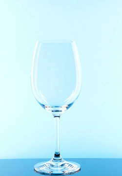 藍色紅葡萄酒酒杯