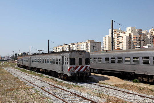 火車站站臺列車。Faro；葡萄牙