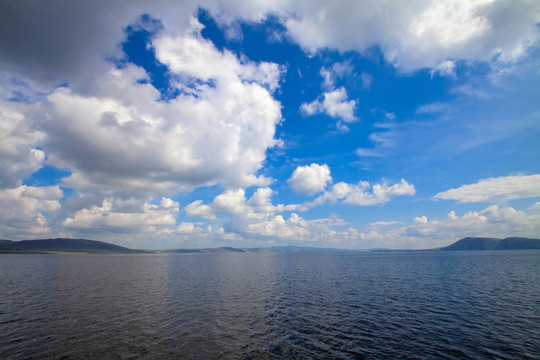 海景海岸在地平線