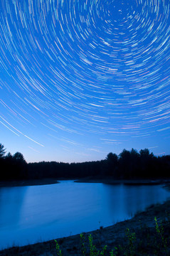 在金斯敦湖startrails