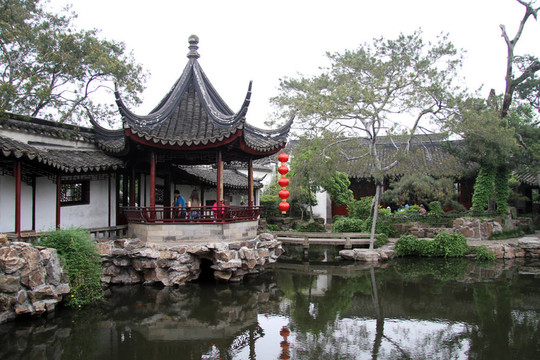 Pagoda和湖