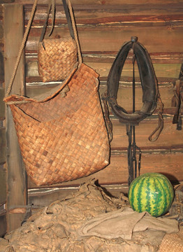 農(nóng)民小屋里的陶罐