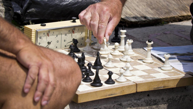 棋盤和人的手