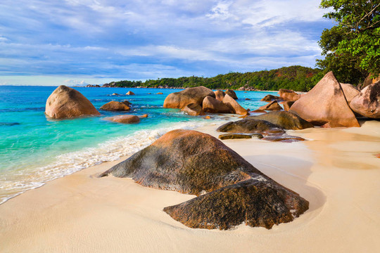 Anse Lazio在塞舌爾的海灘