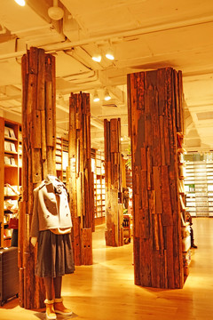 服飾專賣(mài)店內(nèi)景 商場(chǎng)裝潢設(shè)計(jì)