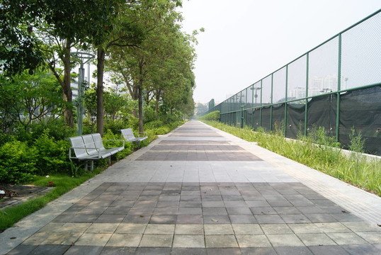 道路和休閑椅