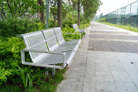 道路和休閑椅