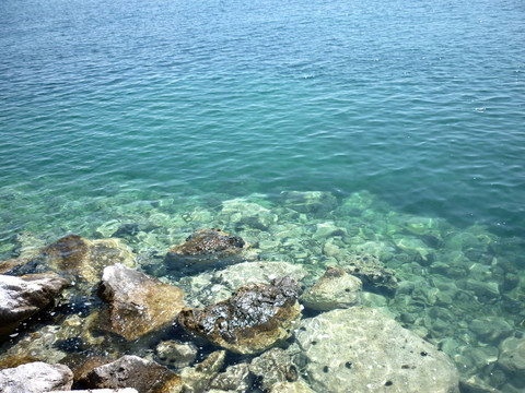 水下石與海面