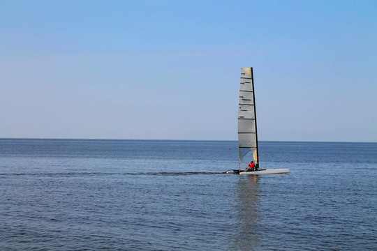 帆船在海上
