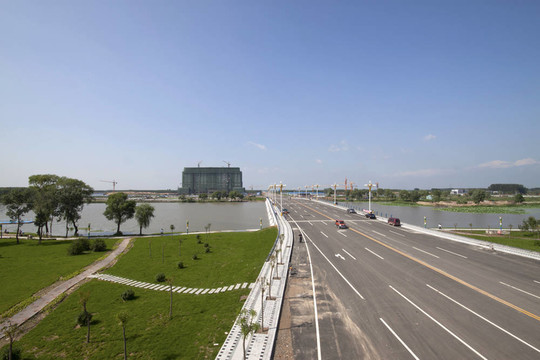 橫跨河流的橋