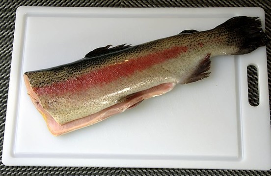 新鮮虹鱒3