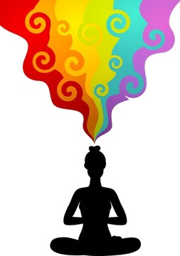 女人坐在瑜伽蓮花位置