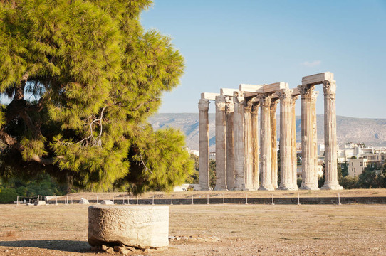 對olimpian宙斯神廟遺址；Athens；希臘