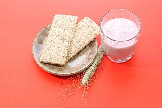 面包和玉米；小麥；冰沙