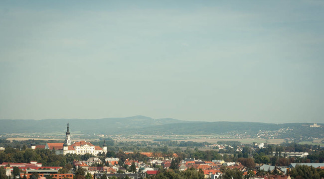 panoramatic在奧洛穆茨hradisko寺觀；捷克共和國