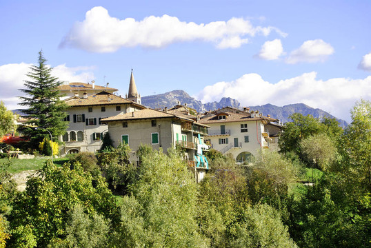 山峰村