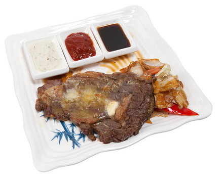 與大理石花紋牛肉與蔬菜牛排