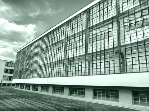 Bauhaus；德紹