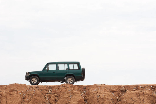 四輪驅(qū)動(dòng)車