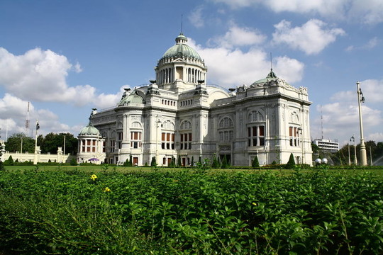 Ananta Samakhom