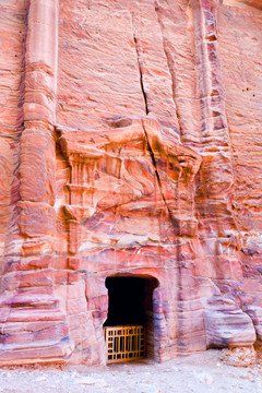 納巴泰字母的墓葬在SIQ；Petra