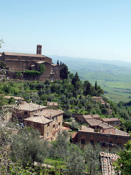 在Montalcino地區(qū)的中世紀(jì)城鎮(zhèn)；托斯卡納；意大利