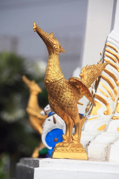 鳥的雕像