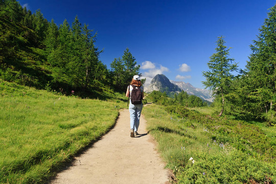 高山路徒步旅行者