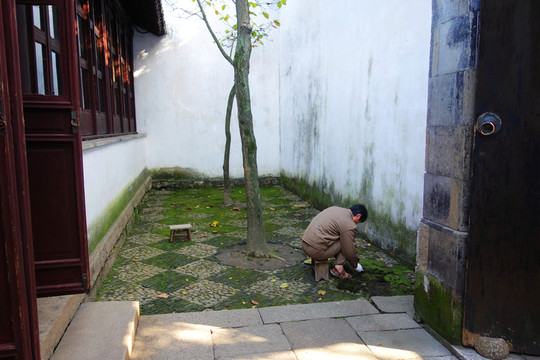 除草勤雜工