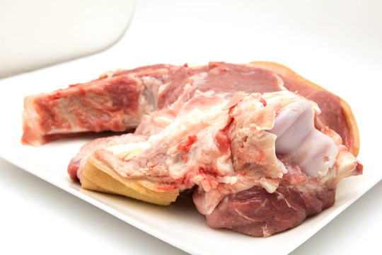 白底鮮豬肉