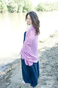 藍(lán)色連衣裙的女性肖像