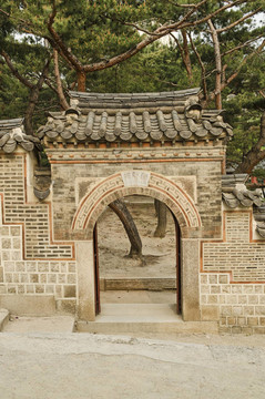 漢城韓國(guó)宮殿中的傳統(tǒng)建筑