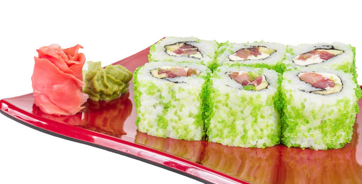 魚(yú)子辣真希壽司，熱輥與各種類(lèi)型的Tobiko（