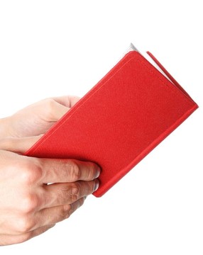 手打開書