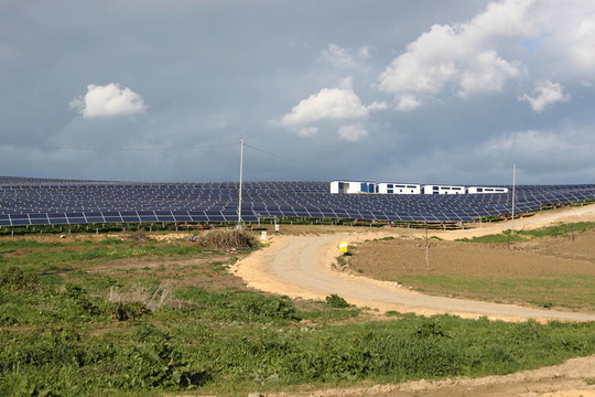 太陽(yáng)能電池板