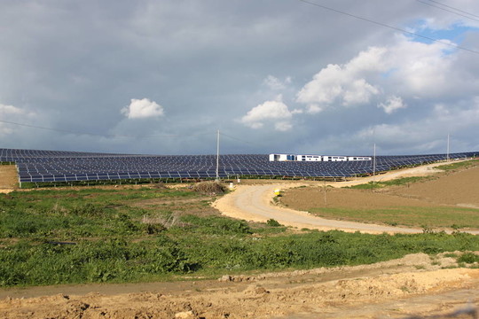 太陽(yáng)能電池板