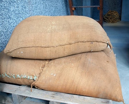 大Sacks of Rice