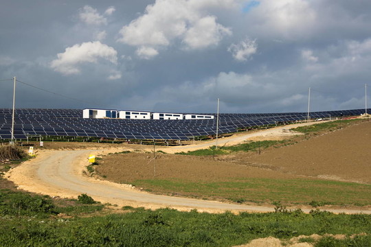 太陽(yáng)能電池板
