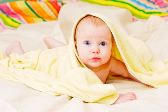 四個月的嬰兒