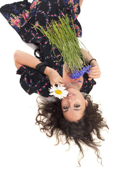 帶花的少女