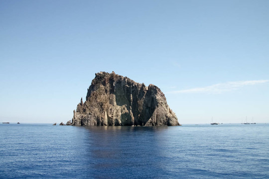 strombolicchio在Aeolian Islands